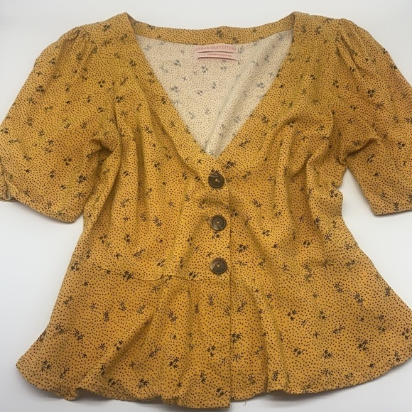 Urban Outfitters - Yellow Floral Puff Sleeve Button Up Top Size Small - Picture 2 of 9